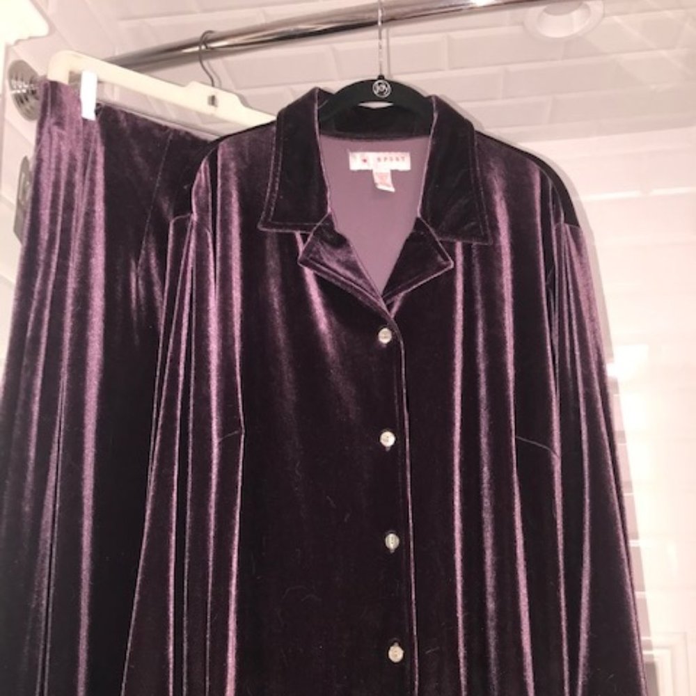 Fabulous purple velour top/bottom - new never worn